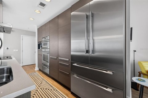 Condo in Saint Petersburg, Florida, 3 bedrooms  № 2240011 - photo 14