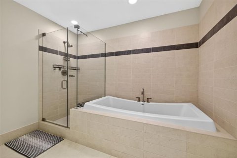 Condo in Saint Petersburg, Florida, 3 bedrooms  № 2240011 - photo 23