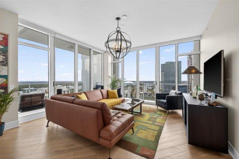 Condo in Saint Petersburg, Florida, 3 bedrooms  № 2240011 - photo 4