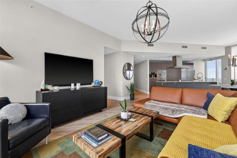 Condo in Saint Petersburg, Florida, 3 bedrooms  № 2240011 - photo 7