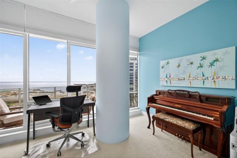 Condo in Saint Petersburg, Florida, 3 bedrooms  № 2240011 - photo 21