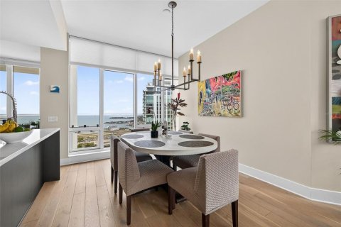 Condo in Saint Petersburg, Florida, 3 bedrooms  № 2240011 - photo 8