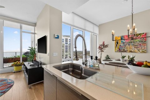 Condo in Saint Petersburg, Florida, 3 bedrooms  № 2240011 - photo 16