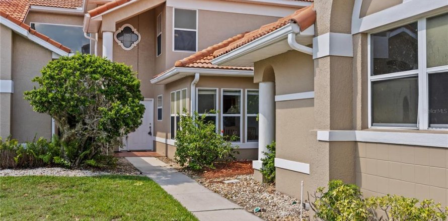 Adosado en Kissimmee, Florida 3 dormitorios, 195.47 m2 № 1784941