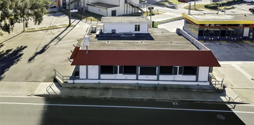 Commercial property in Inverness, Florida № 1564929