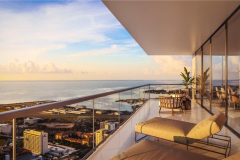 Condo in Saint Petersburg, Florida, 3 bedrooms  № 1804908 - photo 2