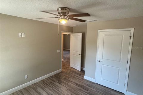 House in Eustis, Florida 3 bedrooms, 119.29 sq.m. № 1517746 - photo 13