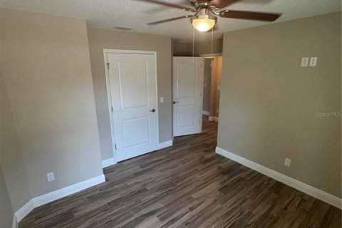 House in Eustis, Florida 3 bedrooms, 119.29 sq.m. № 1517746 - photo 15