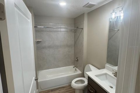 House in Eustis, Florida 3 bedrooms, 119.29 sq.m. № 1517746 - photo 11