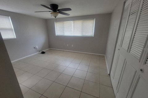 Casa en alquiler en Port Richey, Florida, 3 dormitorios, 106.28 m2 № 1911803 - foto 8