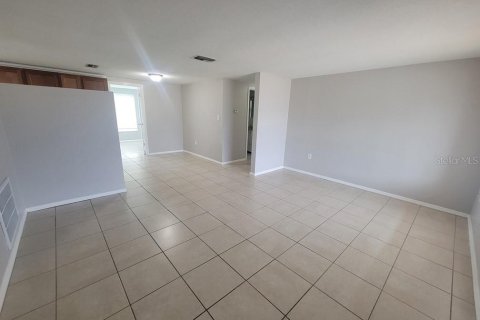 Casa en alquiler en Port Richey, Florida, 3 dormitorios, 106.28 m2 № 1911803 - foto 5