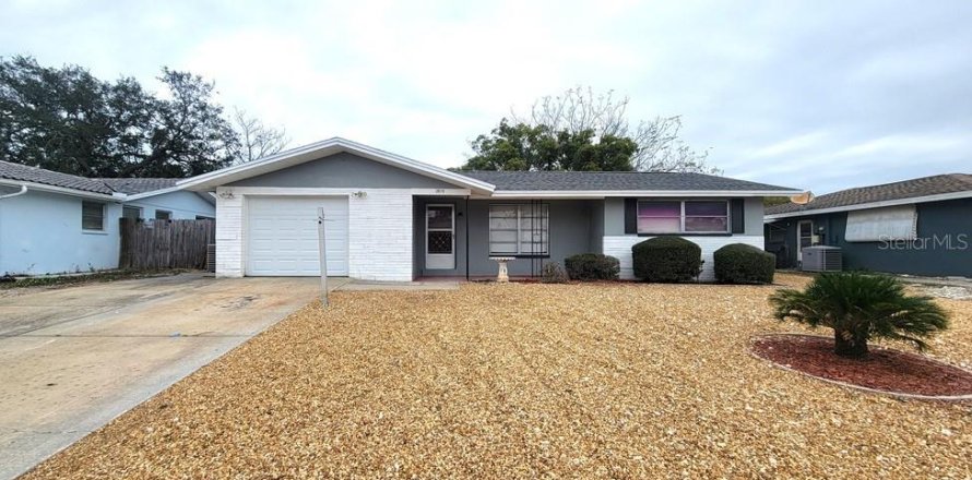 Casa en Port Richey, Florida 3 dormitorios, 106.28 m2 № 1911803