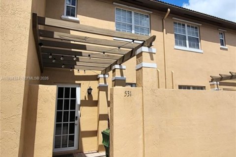 Townhouse in Pembroke Pines, Florida 2 bedrooms, 131.92 sq.m. № 1995873 - photo 12