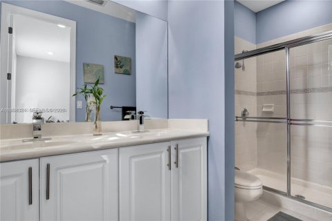 Townhouse in Pembroke Pines, Florida 2 bedrooms, 131.92 sq.m. № 1995873 - photo 7
