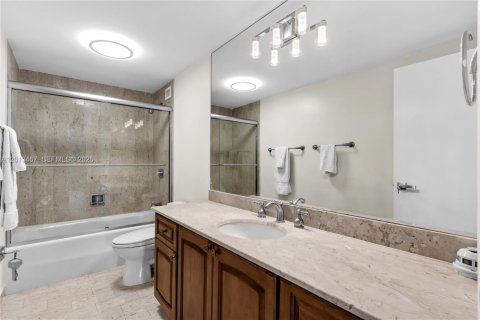 Condominio en venta en Miami, Florida, 2 dormitorios, 181.16 m2 № 2075807 - foto 20