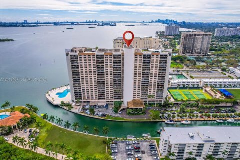 Condominio en Miami, Florida, 2 dormitorios № 2075807