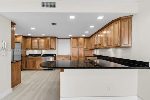 Condominio en venta en Miami, Florida, 2 dormitorios, 181.16 m2 № 2075807 - foto 17
