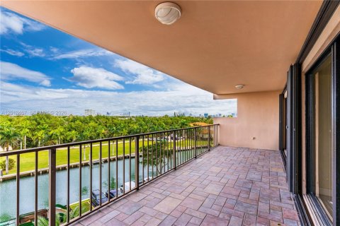 Condominio en venta en Miami, Florida, 2 dormitorios, 181.16 m2 № 2075807 - foto 30