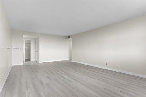 Condominio en venta en Miami, Florida, 2 dormitorios, 181.16 m2 № 2075807 - foto 6