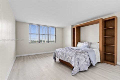 Condominio en venta en Miami, Florida, 2 dormitorios, 181.16 m2 № 2075807 - foto 21