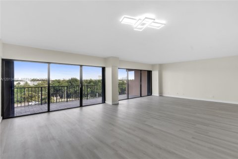 Condominio en venta en Miami, Florida, 2 dormitorios, 181.16 m2 № 2075807 - foto 15