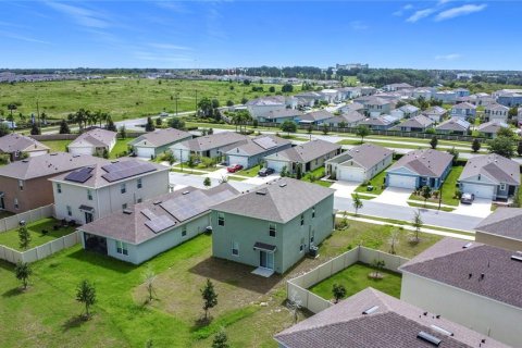 House in Davenport, Florida 5 bedrooms, 234.3 sq.m. № 1842159 - photo 19