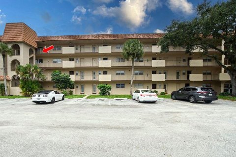 Condominio en alquiler en Lauderhill, Florida, 2 dormitorios, 104.98 m2 № 2052688 - foto 11