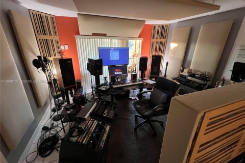 Condominio en alquiler en Lauderhill, Florida, 2 dormitorios, 104.98 m2 № 2052688 - foto 12