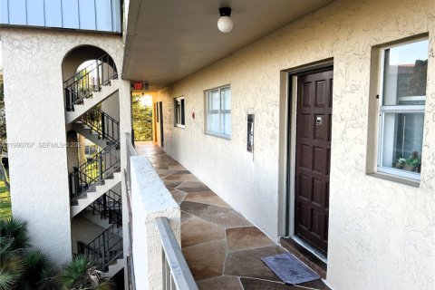 Condominio en alquiler en Lauderhill, Florida, 2 dormitorios, 104.98 m2 № 2052688 - foto 4