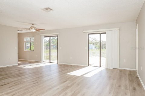 Casa en alquiler en North Port, Florida, 2 dormitorios, 83.8 m2 № 2116481 - foto 5