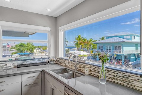 House in Key Largo, Florida 3 bedrooms, 137.5 sq.m. № 1761864 - photo 12
