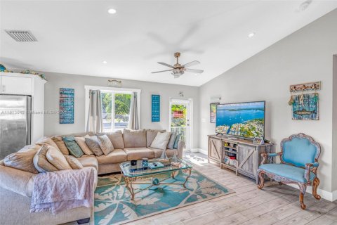 House in Key Largo, Florida 3 bedrooms, 137.5 sq.m. № 1761864 - photo 6