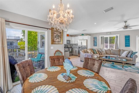 House in Key Largo, Florida 3 bedrooms, 137.5 sq.m. № 1761864 - photo 8