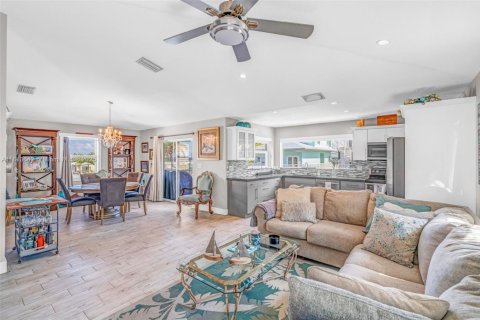 House in Key Largo, Florida 3 bedrooms, 137.5 sq.m. № 1761864 - photo 7