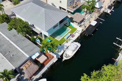House in Key Largo, Florida 3 bedrooms, 137.5 sq.m. № 1761864 - photo 3