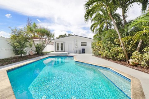 Villa ou maison à vendre à El Portal, Floride: 2 chambres, 126.81 m2 № 2260252 - photo 2