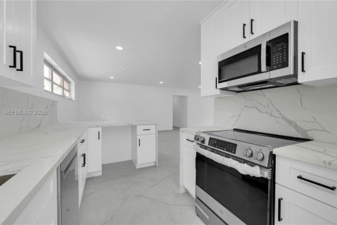 Villa ou maison à vendre à El Portal, Floride: 2 chambres, 126.81 m2 № 2260252 - photo 6