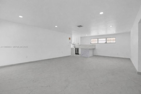 Villa ou maison à vendre à El Portal, Floride: 2 chambres, 126.81 m2 № 2260252 - photo 7