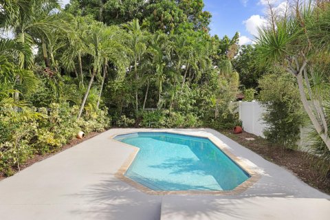 Villa ou maison à vendre à El Portal, Floride: 2 chambres, 126.81 m2 № 2260252 - photo 17