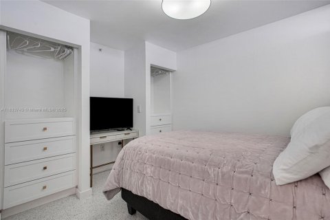 Copropriété à vendre à Miami Beach, Floride: 2 chambres, 74.88 m2 № 2016491 - photo 14