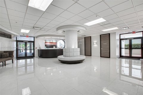 Copropriété à vendre à Miami Beach, Floride: 2 chambres, 74.88 m2 № 2016491 - photo 17