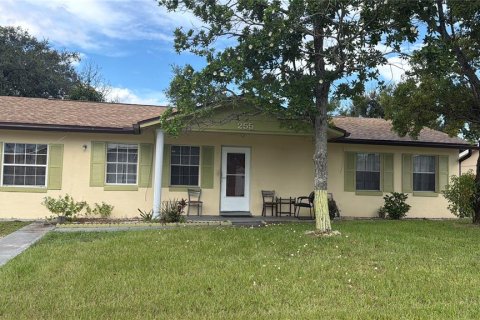 Casa en Kissimmee, Florida 3 dormitorios, 108.51 m2 № 2360722