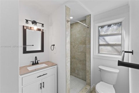 House in Miami, Florida 1 bedroom, 48.87 sq.m. № 2028203 - photo 9