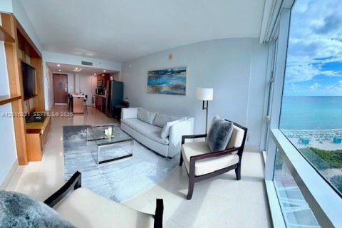 Condo in Miami Beach, Florida, 1 bedroom  № 2186076 - photo 4