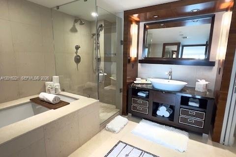 Condo in Miami Beach, Florida, 1 bedroom  № 2186076 - photo 21