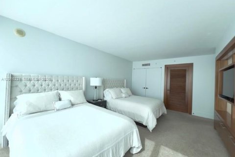 Condo in Miami Beach, Florida, 1 bedroom  № 2186076 - photo 17