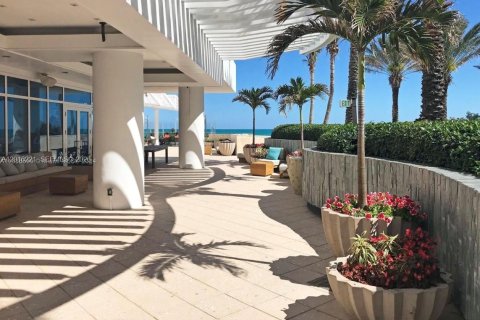 Condo in Miami Beach, Florida, 1 bedroom  № 2186076 - photo 28