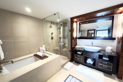 Condo in Miami Beach, Florida, 1 bedroom  № 2186076 - photo 20