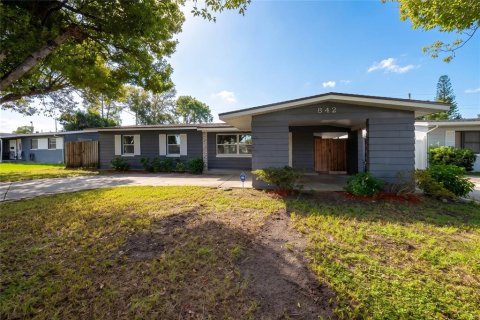 House in Orlando, Florida 3 bedrooms, 112.41 sq.m. № 2378312