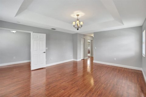 House in Sunrise, Florida 4 bedrooms, 215.9 sq.m. № 2085267 - photo 12